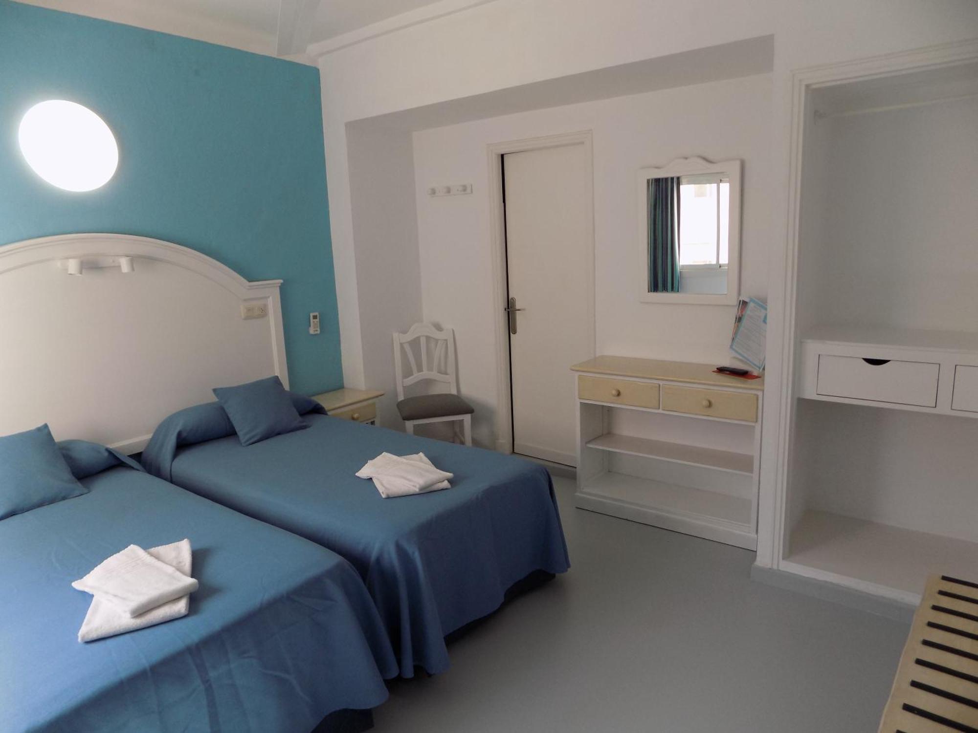 Hostal Villa Maruja El Arenal  Room photo